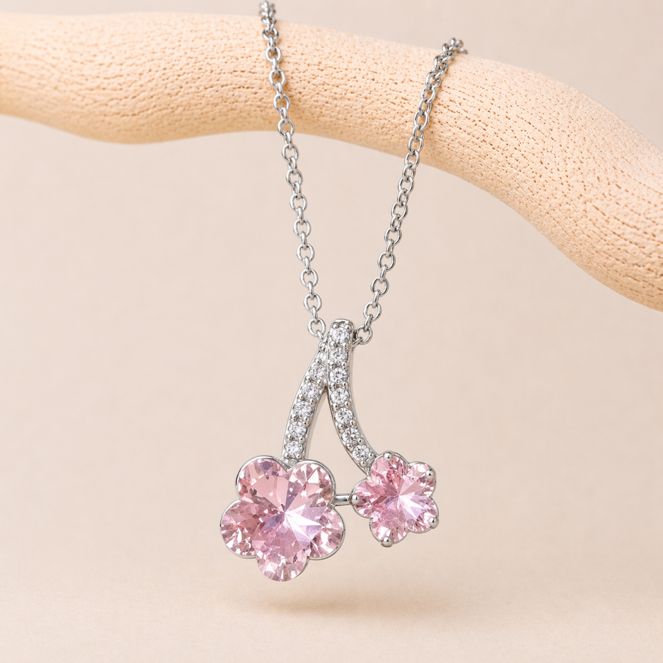 Pembe Çiçek Figürlü Gümüş Renk Çelik Kolye