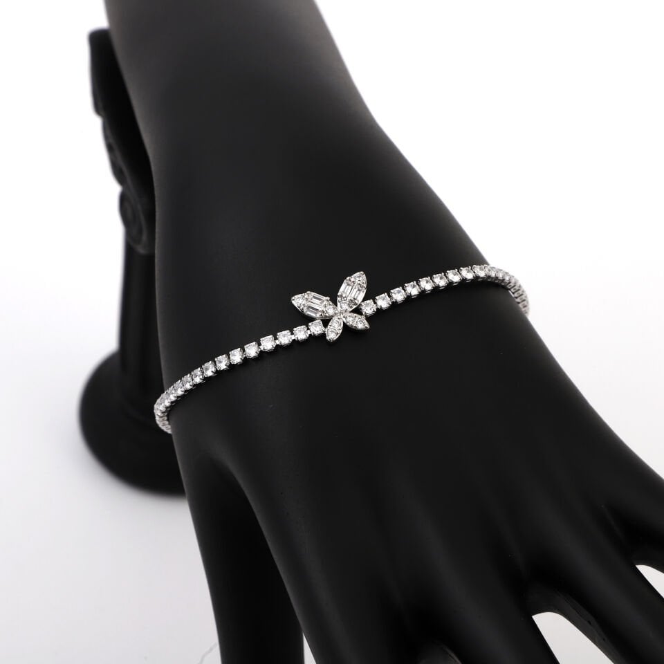 ZİRKON KELEBEK VE TAŞ DETAYLI BİLEKLİK