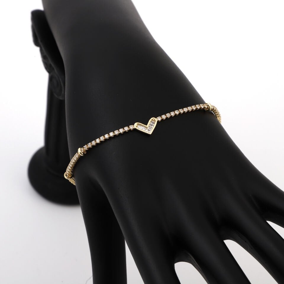 ZİRKON KALP VE TAŞ DETAYLI BİLEKLİK