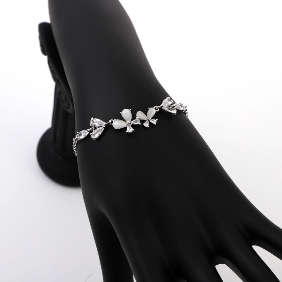 ZİRKON TAŞLI KELEBEK VE KALP DETAYLI BİLEKLİK