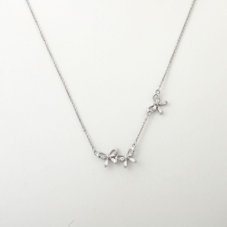 FİYONK DETAYLI ZİRKON KOLYE