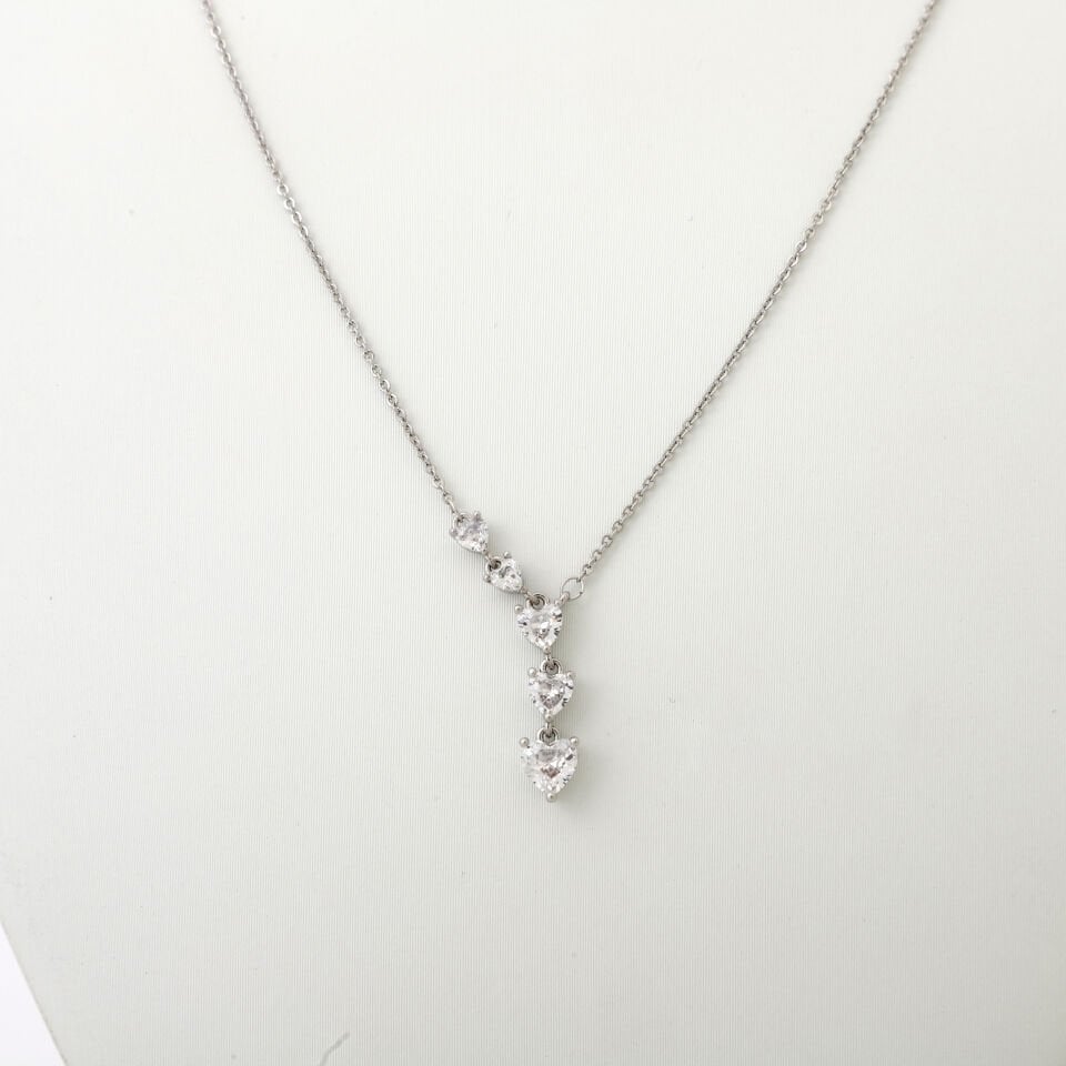 KALP DETAYLI ZİRKON KOLYE