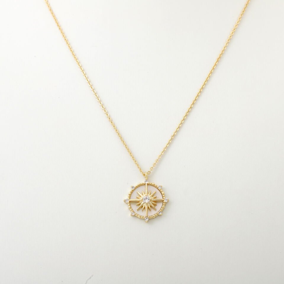 KUTUP YILDIZI DETAYLI ZİRKON KOLYE