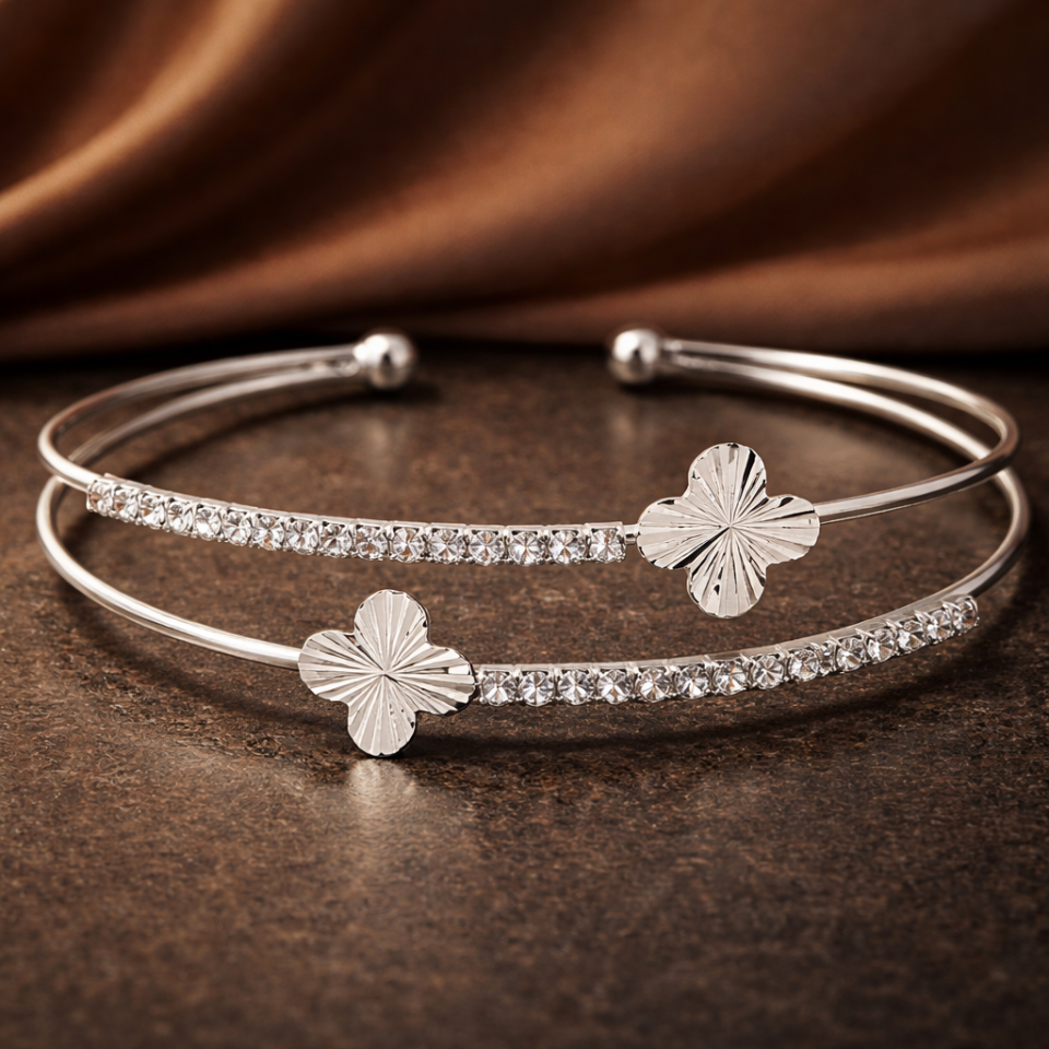 Zirkon Taşlı Yonca Figürlü Kelepçe