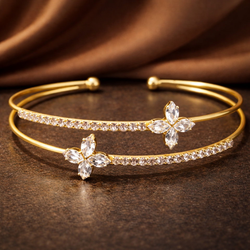 Zirkon Taşlı Yonca Figürlü Kelepçe