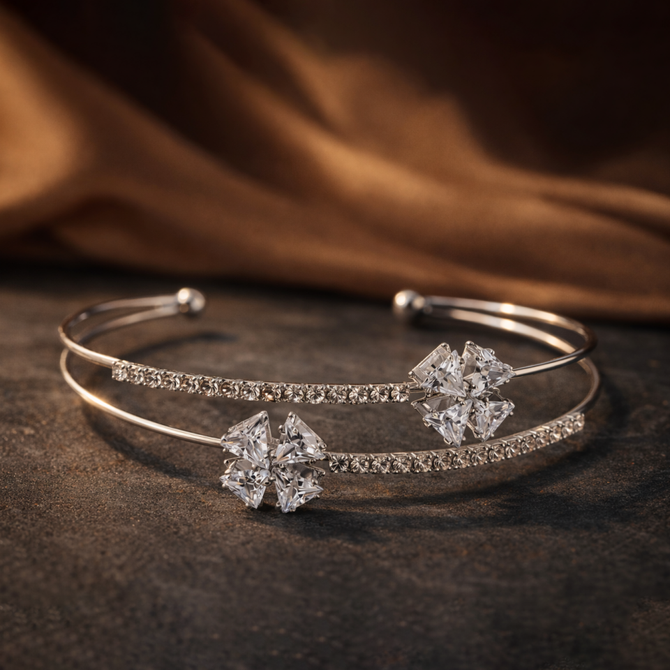 Zirkon Taşlı Çiçek Figürlü Kelepçe