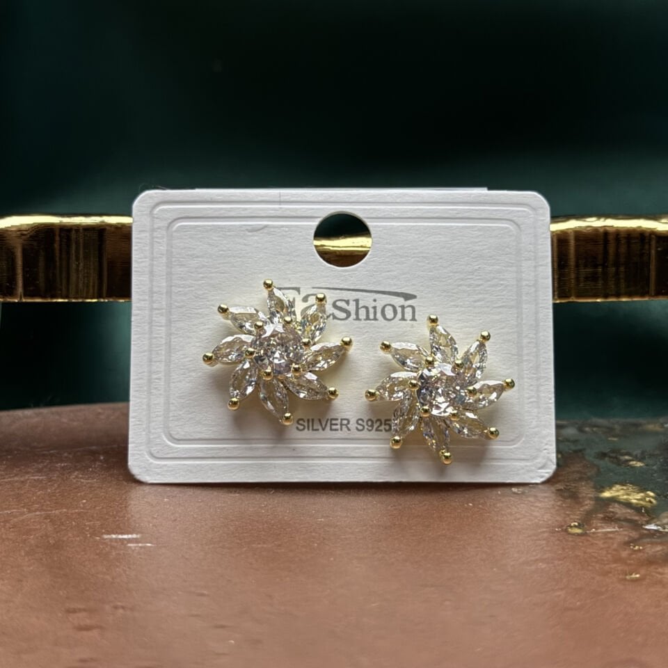 Zirkon Taşlı Çiçek Form Çıtır Küpe