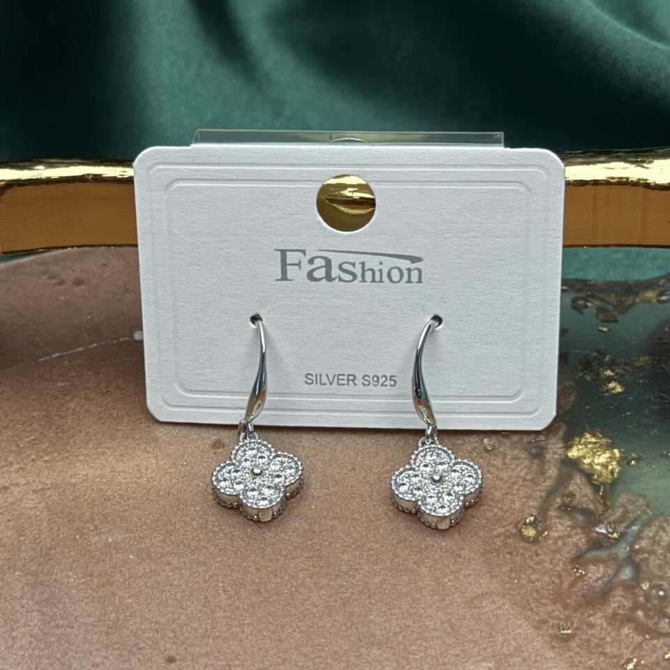 Zirkon Taşlı Çiçek Motifli Çıtır Küpe