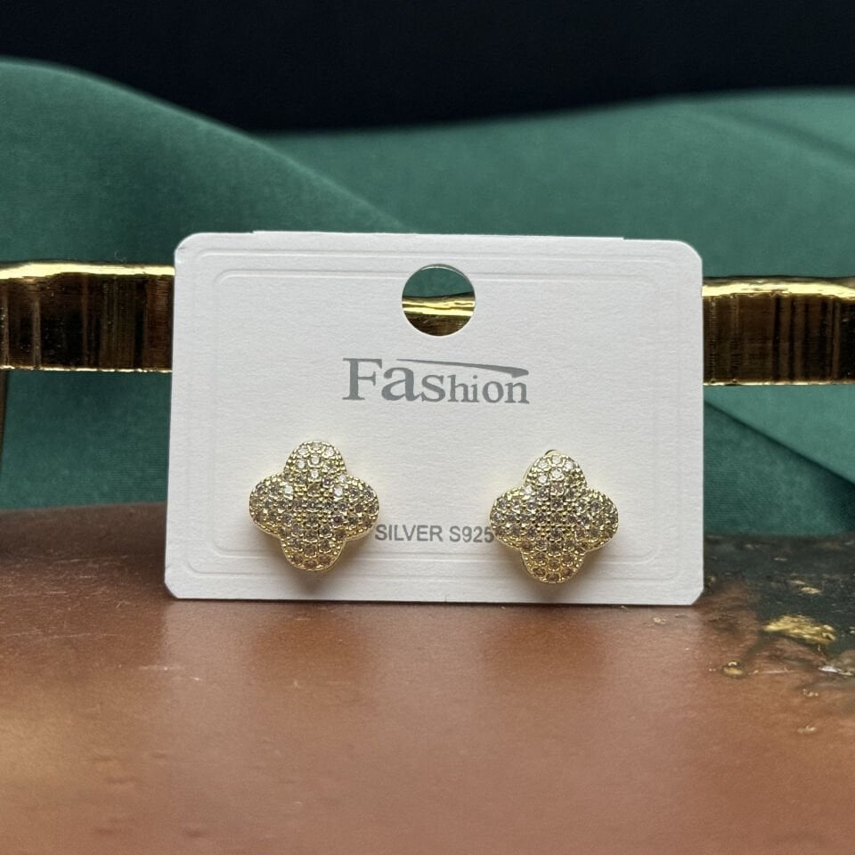 Zirkon Taşlı Yonca Form Çıtır Küpe