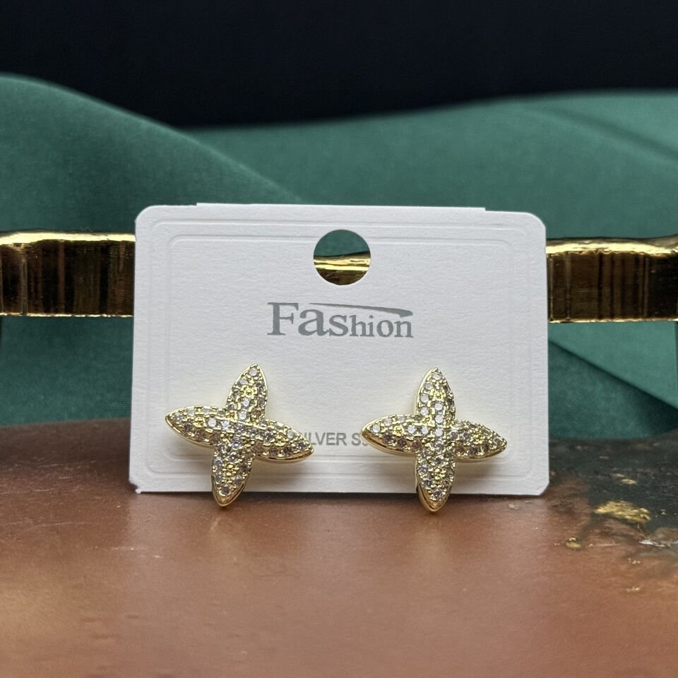 Zirkon Taşlı Yıldız Formlu Çıtır Küpe