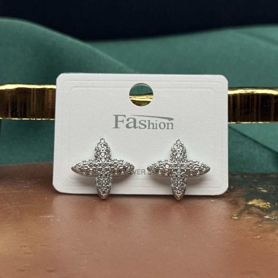 Zirkon Taşlı Yıldız Formlu Çıtır Küpe