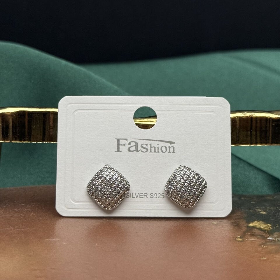 Zirkon Taşlı Kare Formlu Çıtır Küpe