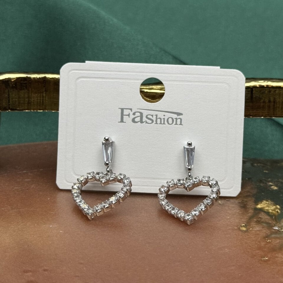 Zirkon Taşlı Sallantılı Kalp Formlu Çıtır Küpe